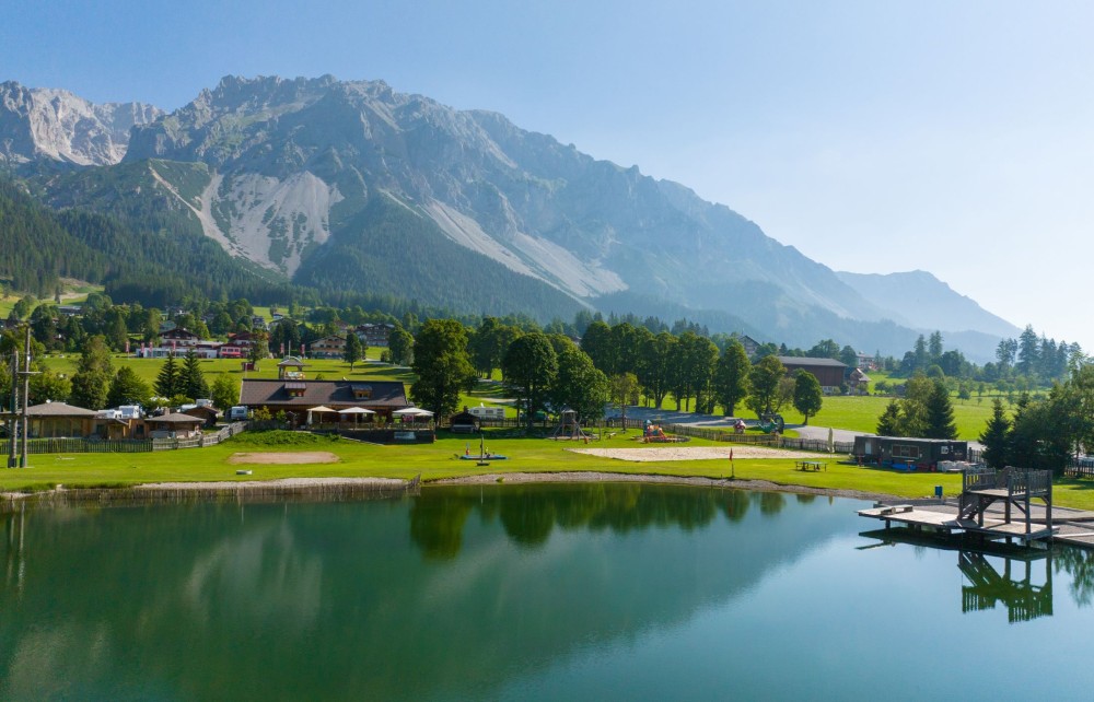 Badesee mit herrlichem Bergpanorama