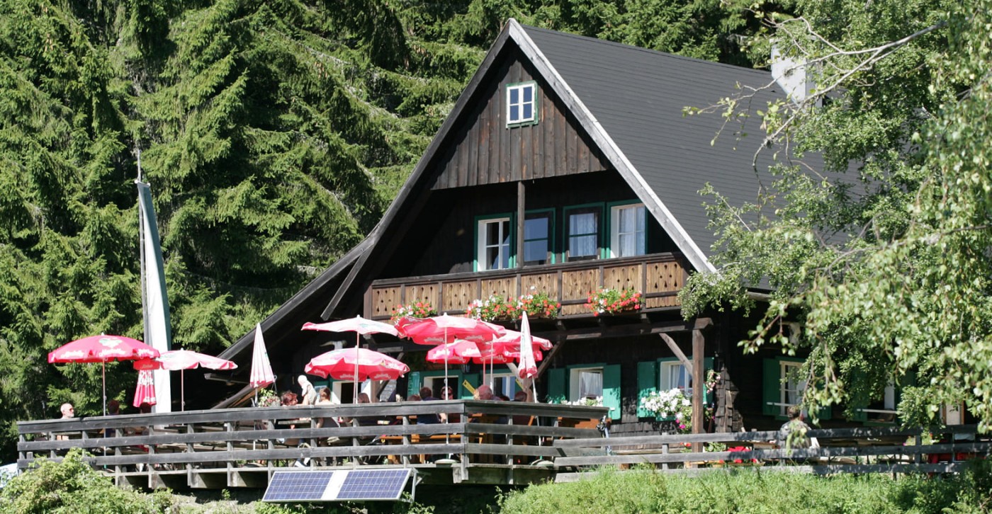 Die Ochsenalm mit Terrasse