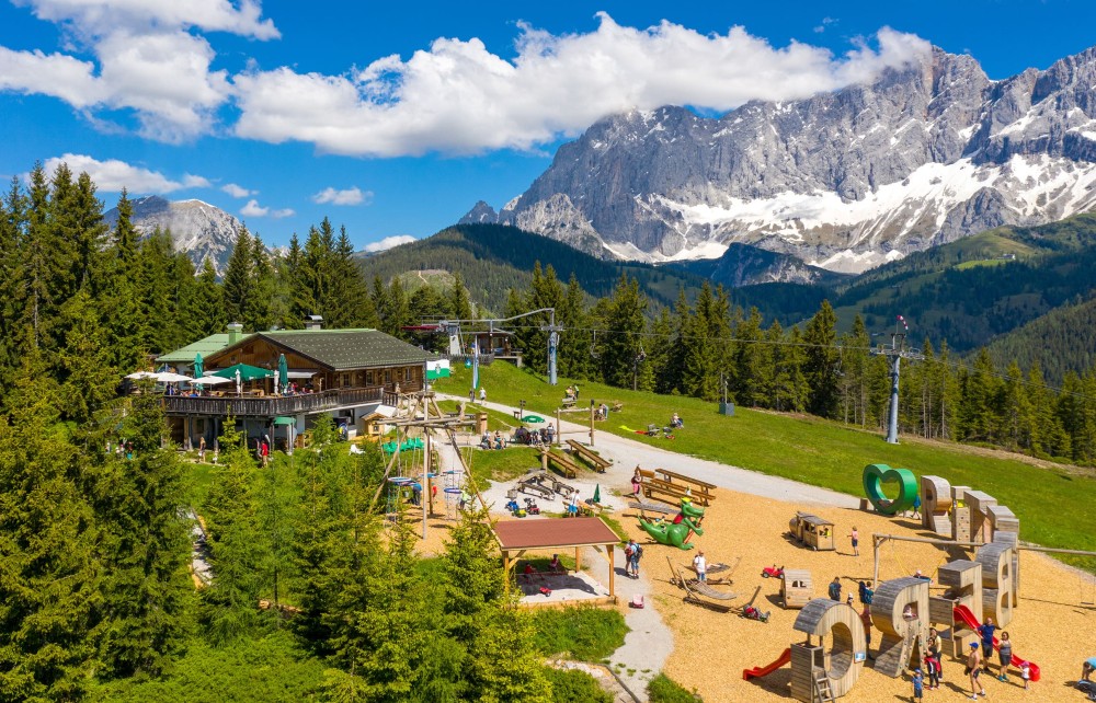 Rittisstadl und der Spielplatz "I love Rittisberg"