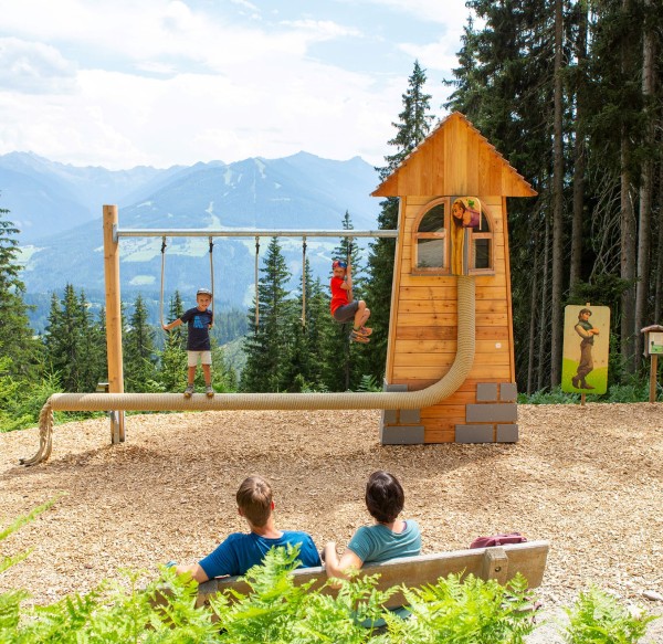 Märchenweg mit Spielstationen am Rittisberg