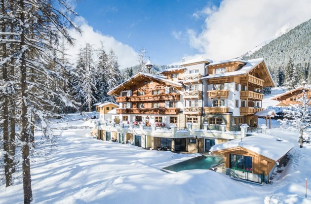 Hotel Lindenhof im Winter in Ramsau