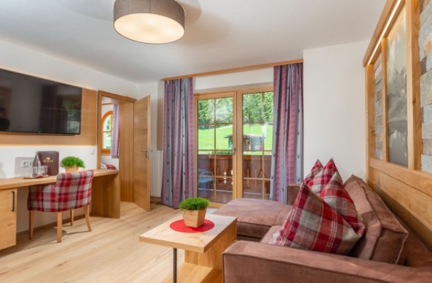 Hotelzimmer mit Wohnbereich