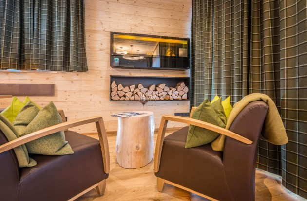 Holz-Chalets am Fuße des Dachsteins