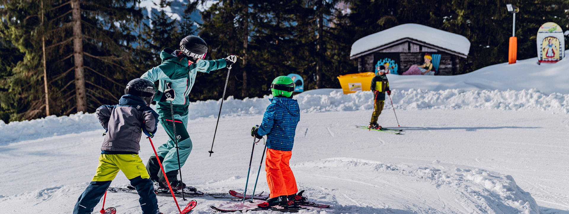 Skifahren mit Kindern in Ramsau am Dachstein, Österreich