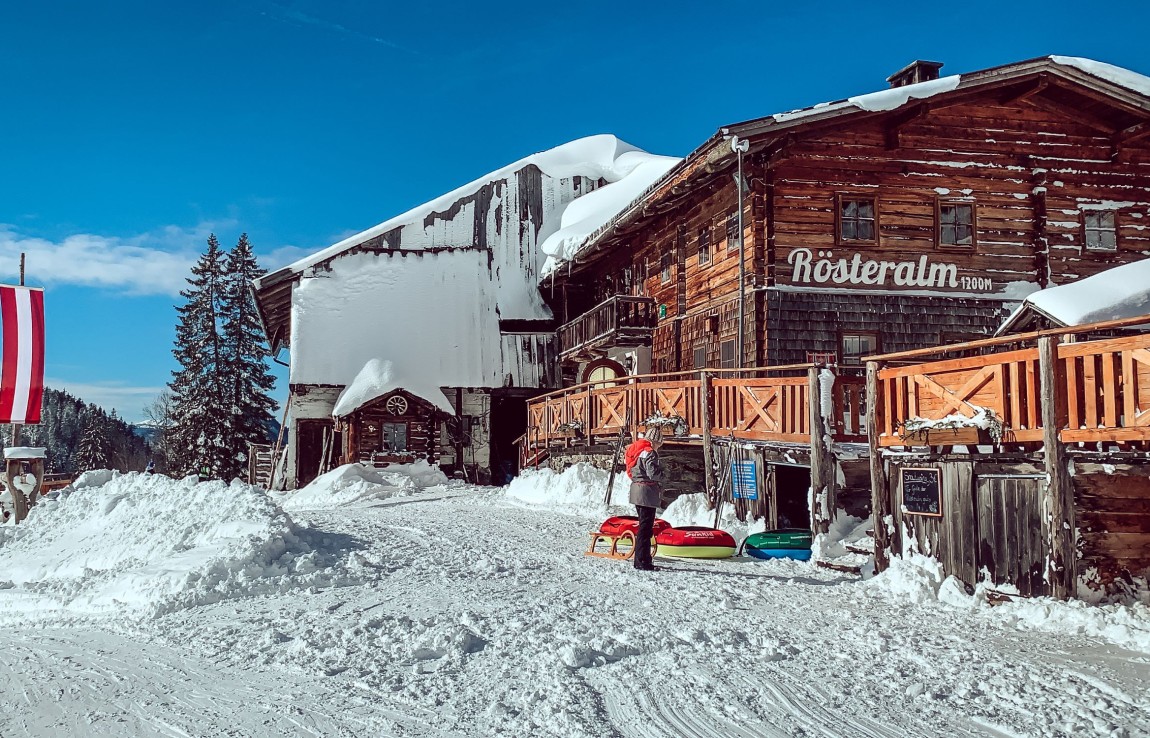 Die Rösteralm auf 1200 m im Winter