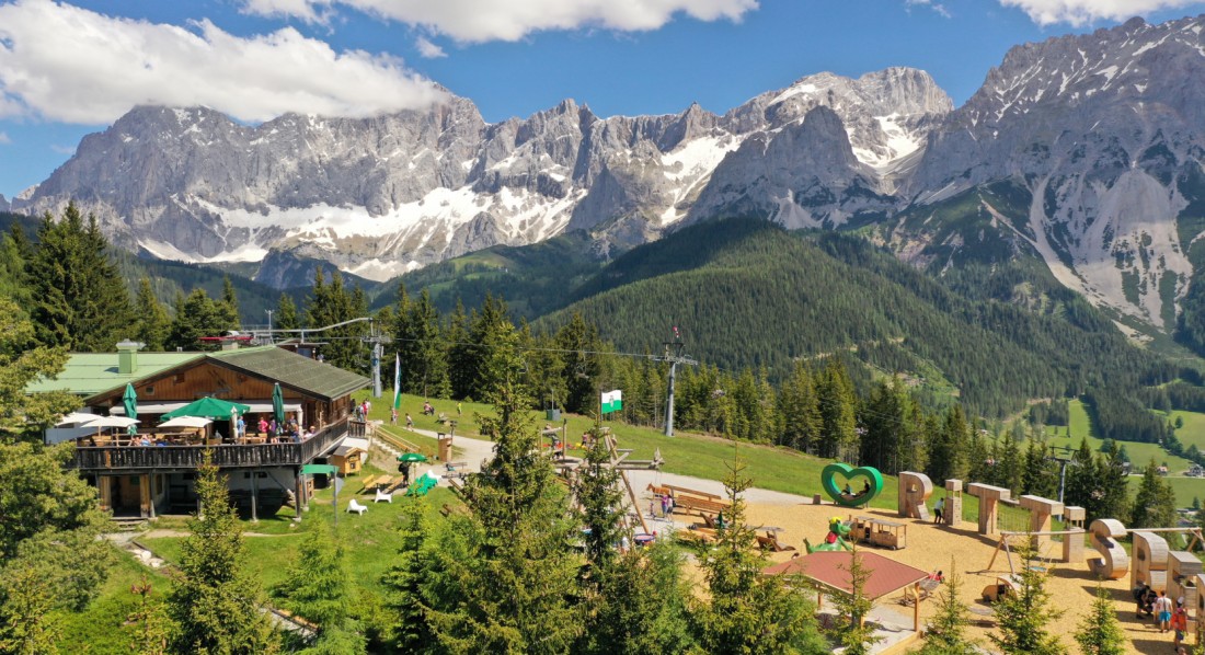Rittisstadl an der Bergstation Rittisbergbahn mit atemberaubende Aussicht